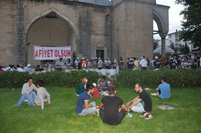 Afyonkarahisar da İftar &Ccedil;adırlarında Ramazan Coşkusu 2