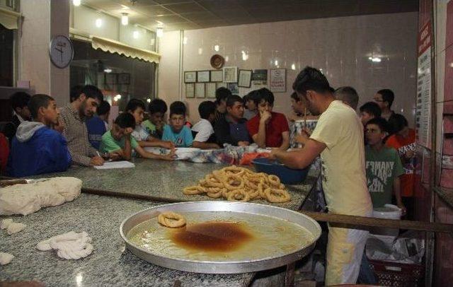 Ramazan&rsquo;ın  simit&ccedil;i &Ccedil;ocukları  2