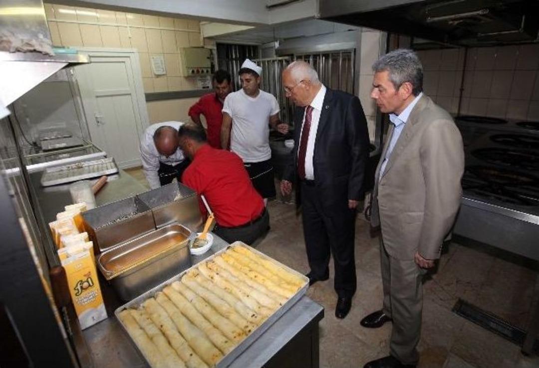 Başkan Yaşar, Tatlı Denetimi Yaptı