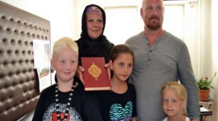 Norve&ccedil;li Ateist Aile Kur'&acirc;n'dan Etkilenerek M&uuml;sl&uuml;man Oldu