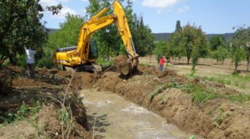 Sapanca G&ouml;l&uuml;&rsquo;n&uuml; Besleyen Dereler Temizleniyor