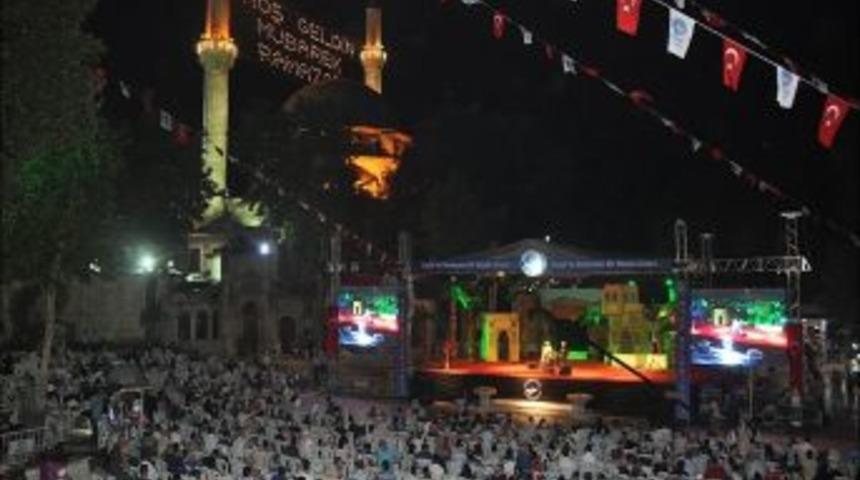 Ey&uuml;p&rsquo;te Kur&rsquo;an Ziyafeti