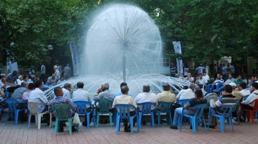 Vatandaşlar Havuz Kenarlarına Akın Etti