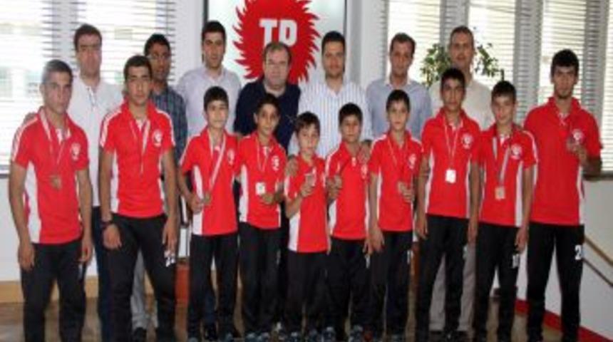 Batman Petrolspor G&uuml;reş Takımı'ndan Iki B&uuml;y&uuml;k Başarı