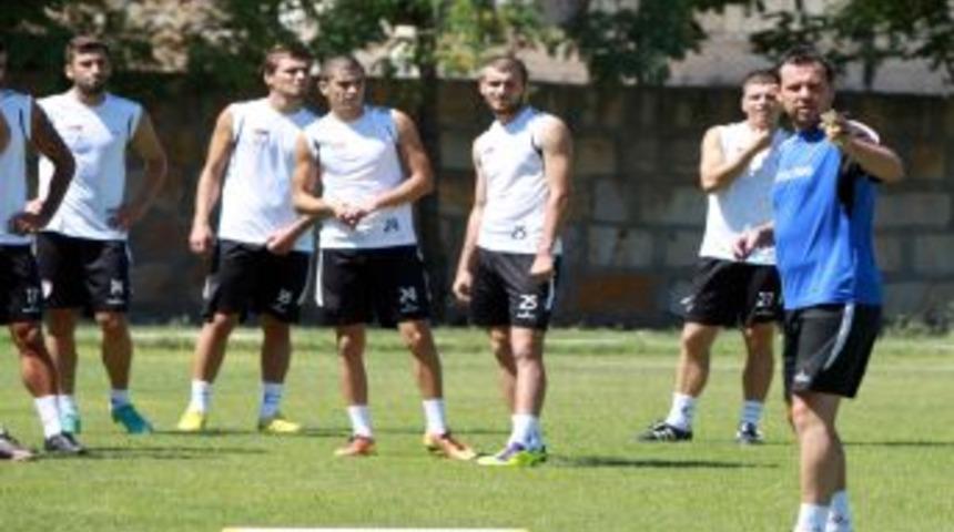 Manisaspor'da Teknik Direkt&ouml;rs&uuml;z Antrenman