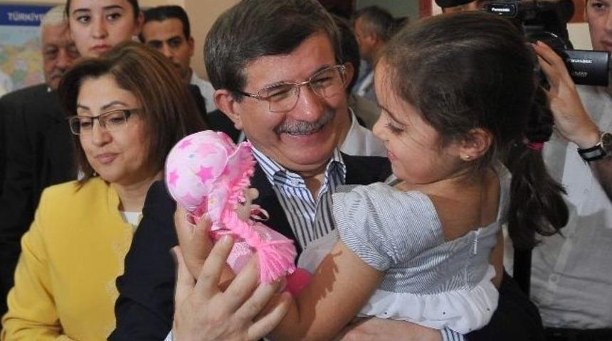 Bakanlar Suriyeli &Ouml;ğrencileri Ziyaret Etti
