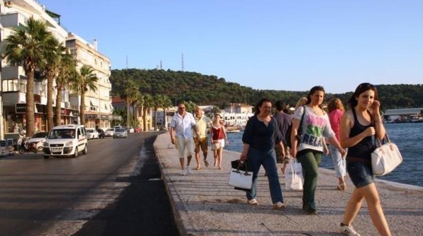 Ayvalık&rsquo;ta Yeni Kaldırımlar Halkının Hizmetinde