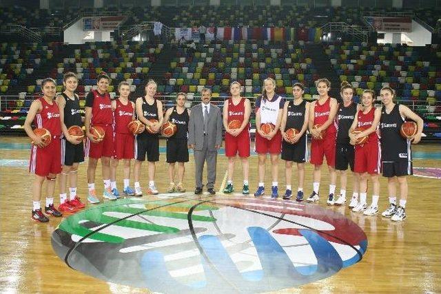 Tekin den &Uuml;mit Milli Takımı&rsquo;na Ziyaret 1