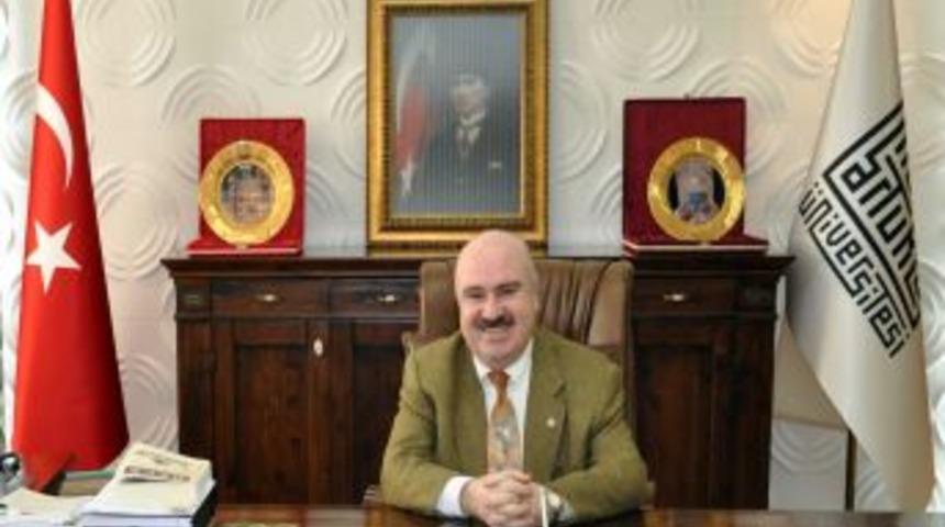 Rekt&ouml;r Omay, &Ouml;ğrencileri Artuklu'ya &Ccedil;ağırdı