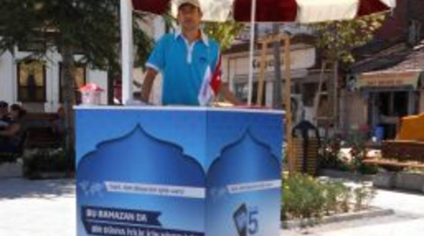 Kimse Yok Mu Derneği Stant A&ccedil;tı