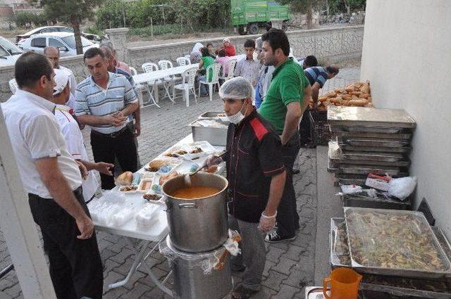 Batman Belediyesi İftar Çadırına Büyük İlgi