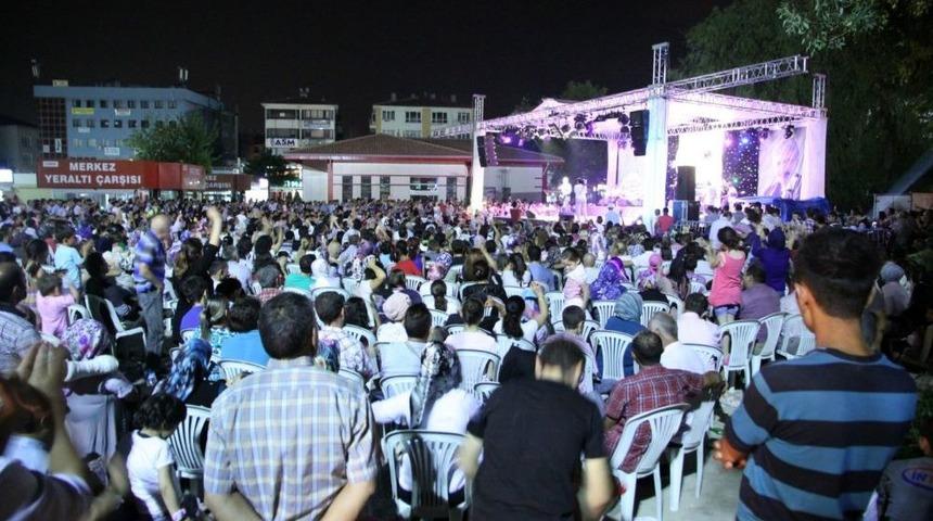 Sincan'da &Uuml;&ccedil; Yerde Ramazan &Ccedil;adırı Kuruldu