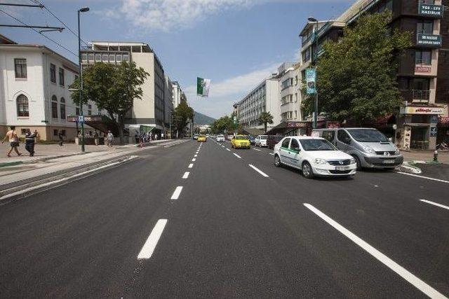 Atatürk Caddesi'ne 1. Kalite Sessiz Asfalt