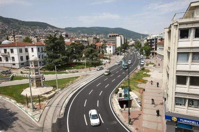 Atatürk Caddesi'ne 1. Kalite Sessiz Asfalt