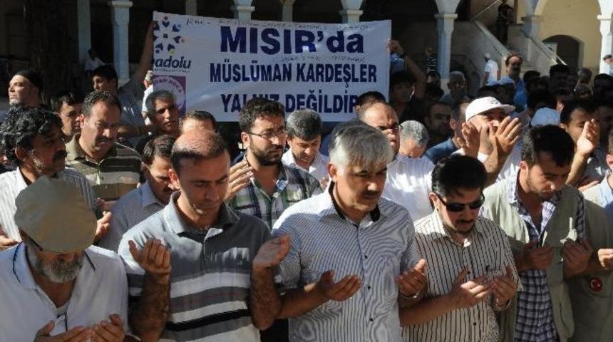 &Ouml;len Mısırlılar İ&ccedil;in Gıyabi Cenaze Namazı