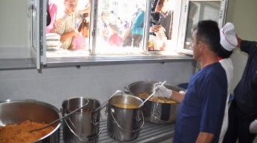 Yozgat Belediyesi Aşevi 2 Bin Kişiye G&uuml;nl&uuml;k Yemek Dağıtıyor