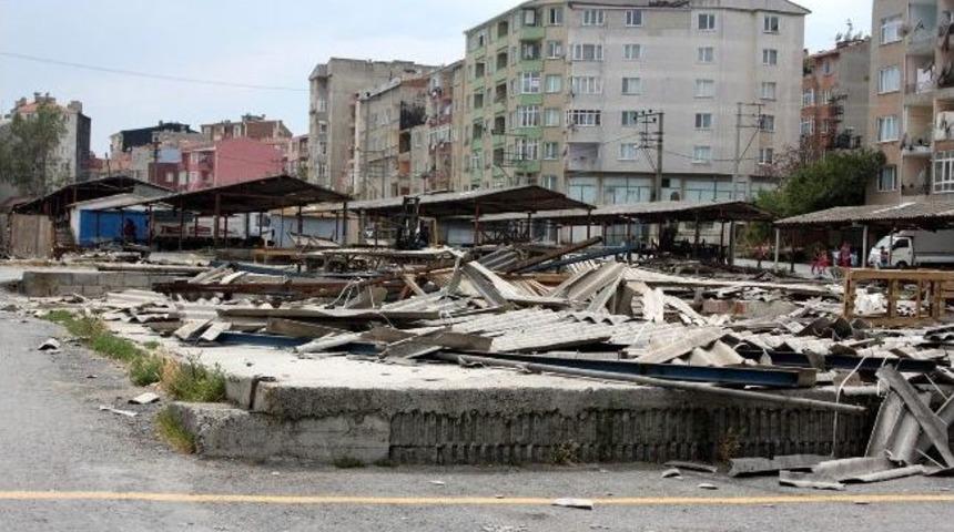 Perşembe Pazarında Yıkım Başladı
