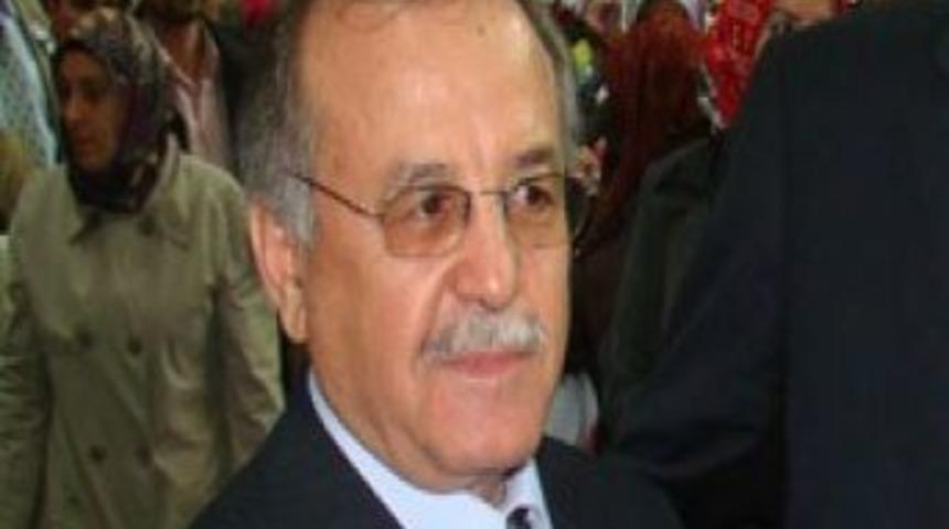 Profes&ouml;r Zeki Duman Trafik Kazası Kurbanı Oldu