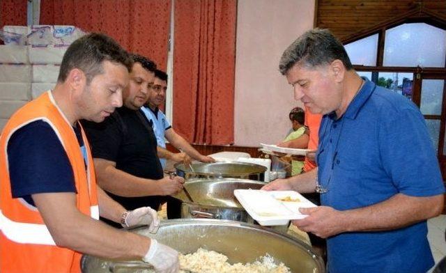 Ayvacık&rsquo;ta Ramazan Sofrası 1