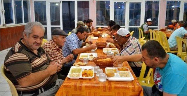 Ayvacık&rsquo;ta Ramazan Sofrası 2