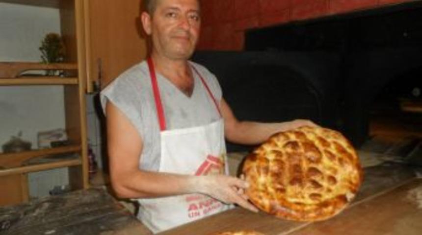 Alaplı'da Ramazan pidesi 2 liradan satılıyor