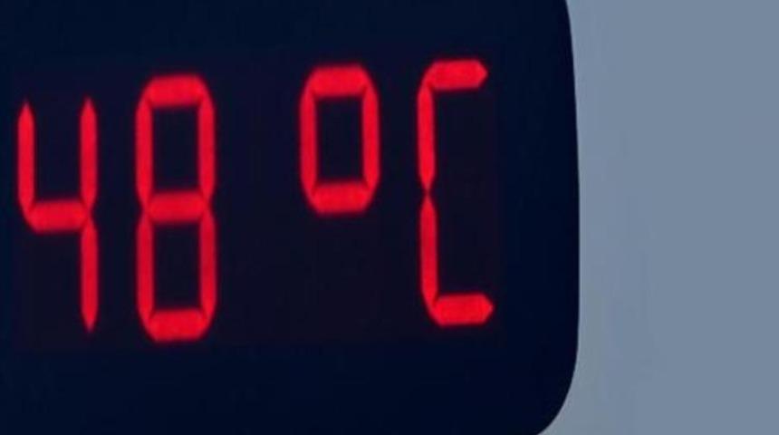 Adana'da termometreler 48 dereceyi gördü! Sıcaktan bunalan kendini su kanalına attı!