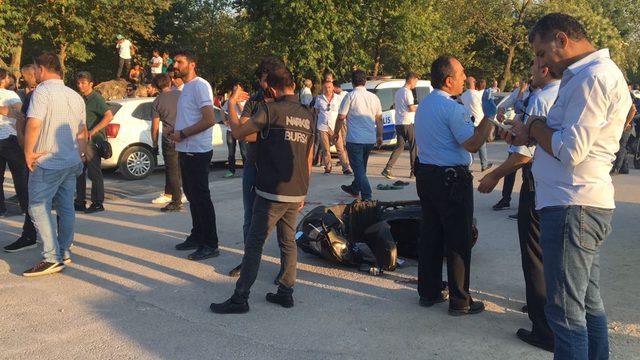 Kaçak motosikletlinin yakınları ile polis arasında arbede: 3'ü polis 4 yaralı