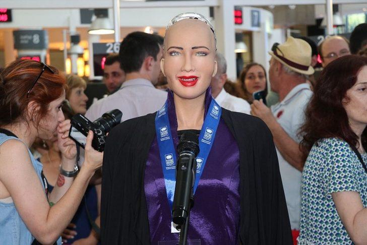 Robot Sophia, kur yapan Will Smith'i reddetti  G4