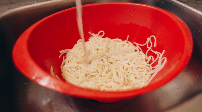 Her gün bu hataları yapıyoruz! Mutfakta doğru sanıp en sık yaptığımız hatalar