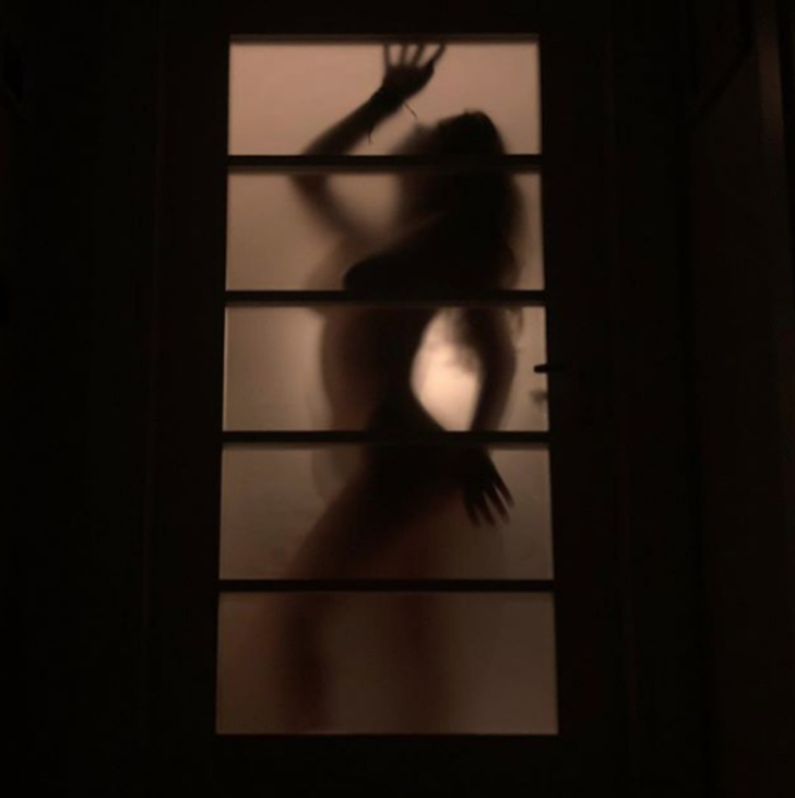 Serel Yereli yine rahat durmadı! Çırılçıplak fotoğrafını paylaştı G3