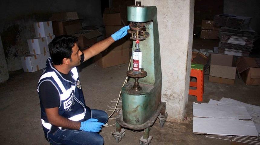 Mersin'de Sahte I&ccedil;ki Imalathenesine Baskın