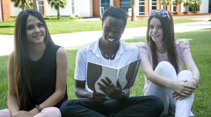 Gediz &Uuml;niversitesi'ne Yabancı Talebi Bu Yıl 70 &Uuml;lkeyi Aşacak