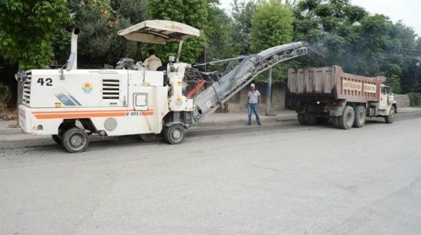 Adana'da B&uuml;y&uuml;kşehirin Asfalt &Ccedil;alışmaları