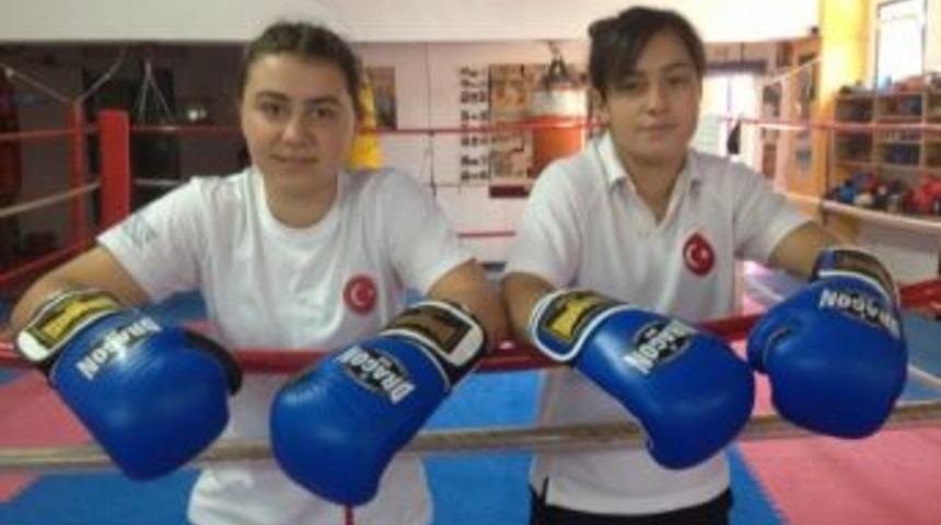 B&uuml;y&uuml;kşehirli Boks&ouml;rler Macaristan'da Bronz Kazandı