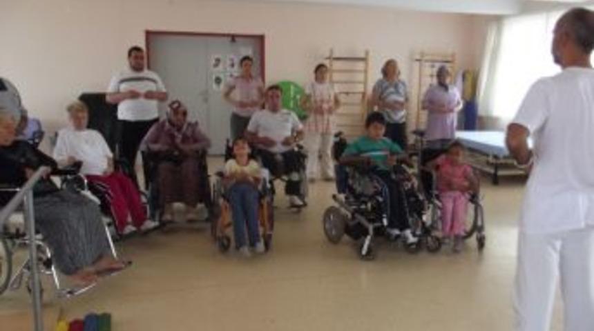 Engellilere Yoga Eğitimi