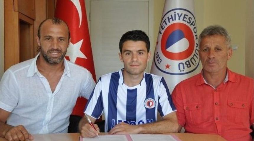 Fethiyespor'da &Uuml;&ccedil; İmza