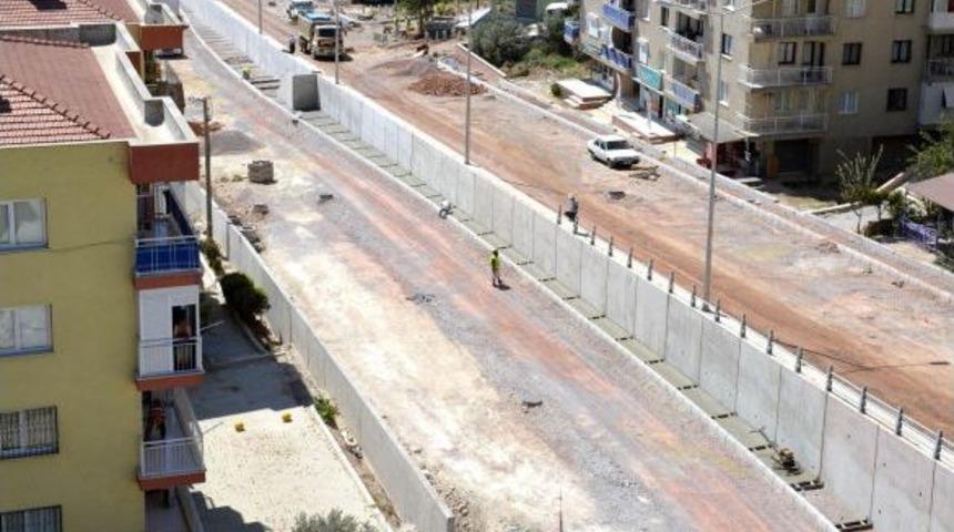 İzmir'de Hatay-Karabağlar Kestirmesi Y&uuml;zde 70 Tamamlandı