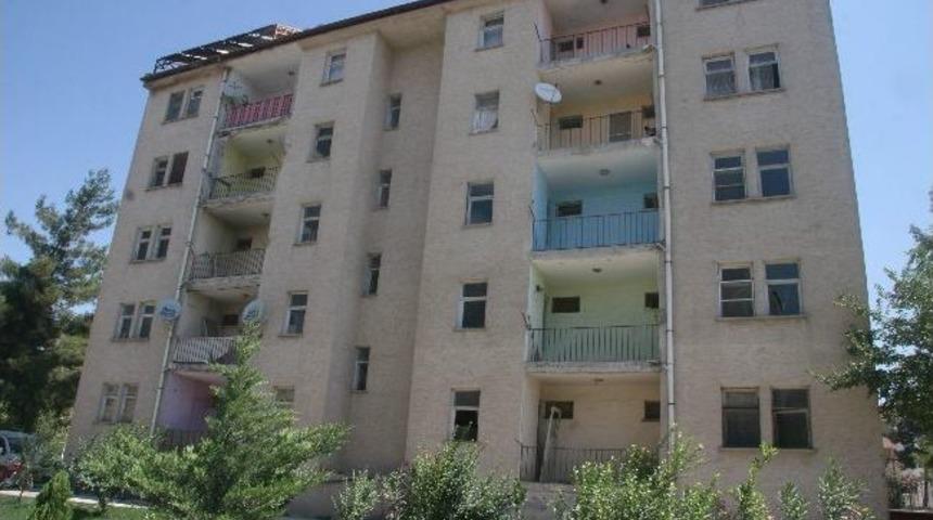 Kilis&rsquo;te G&uuml;mr&uuml;k M&uuml;d&uuml;rl&uuml;ğ&uuml; Lojman Binası Kentsel D&uuml;ş&uuml;ş&uuml;m İle Yıkılacak
