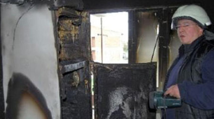 Buzdolabı bomba gibi patladı: 4 yaralı