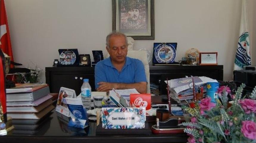 Lapseki Belediyesi Sefer Tası Dağıtıyor