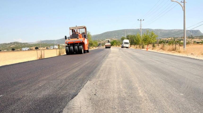 Antalya B&uuml;y&uuml;kşehir Belediyesi&rsquo;nden Bademağacı&rsquo;na Asfalt
