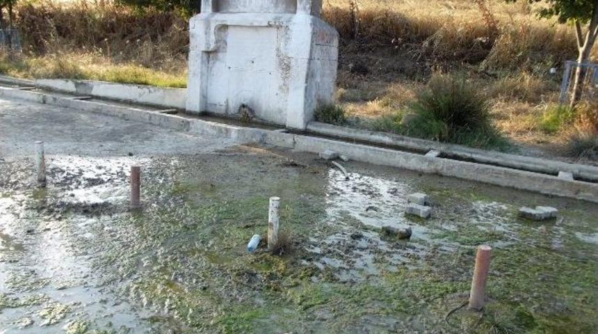 Şark&ouml;y&rsquo;deki Osmanlı &Ccedil;eşmesi İlgi Bekliyor