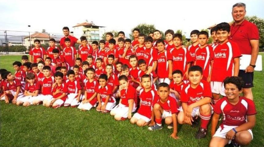 Sarıg&ouml;l Belediyespor &lsquo;&rsquo;futbol Okulu&rsquo;&rsquo; A&ccedil;tı...