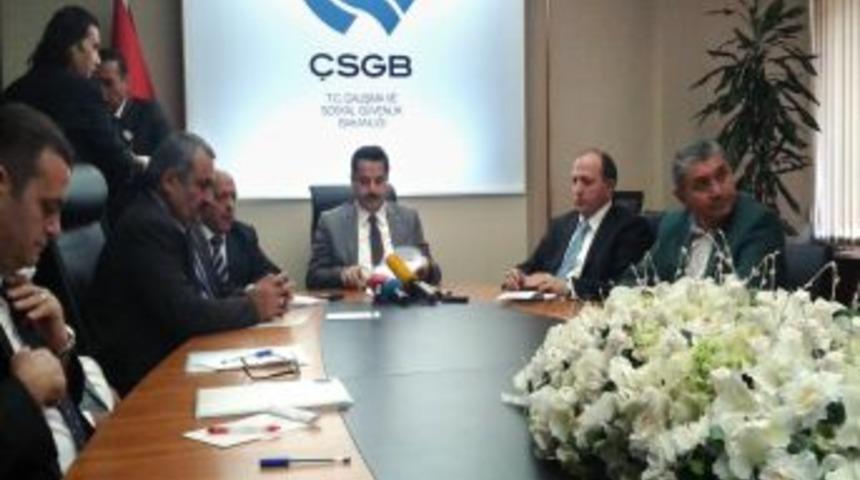 Bakan &Ccedil;elik: 2013 Yılında Işsizlikle Ilgili Bir S&uuml;rpriz Beklemiyorum