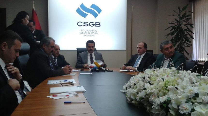 Bakan &Ccedil;elik'ten Taşeron &Ccedil;alışanlara M&uuml;jde