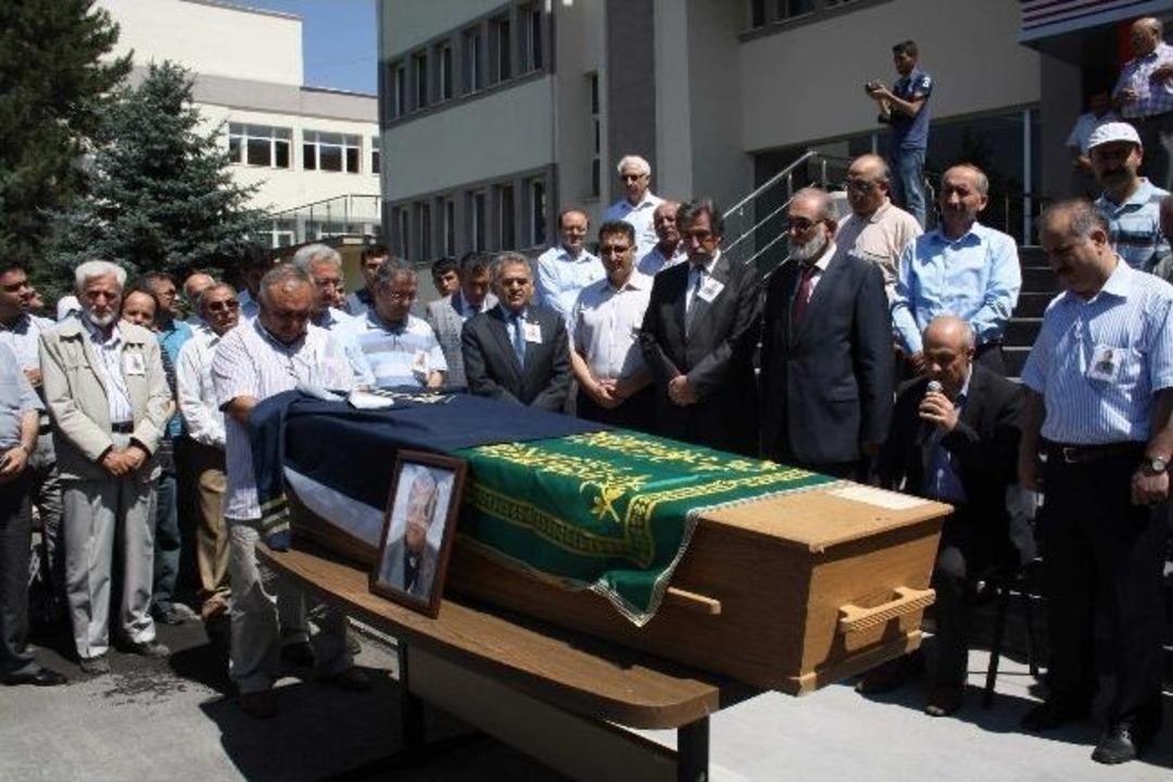 Trafik Kazasında Hayatını Kaybeden Profes&ouml;re Anma T&ouml;reni