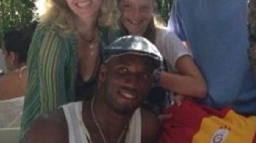 St. Tropez'de Drogba-cem Uzan Buluşması