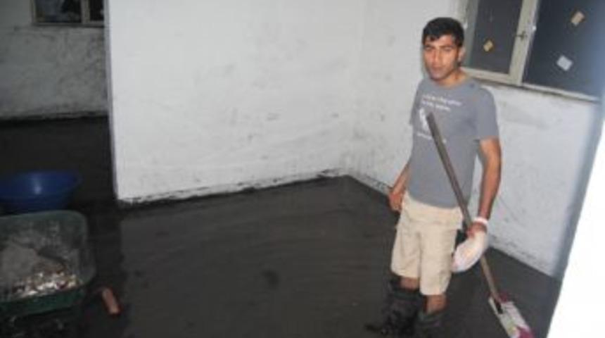 G&ouml;le 2. etap TOKİ yağmura yenik d&uuml;şt&uuml;!