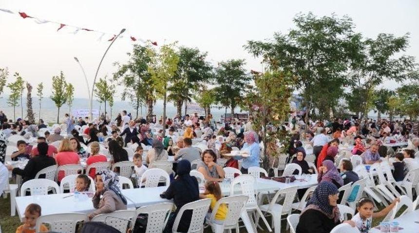 Ramazan Coşkusu Başiskele Sahili'nde