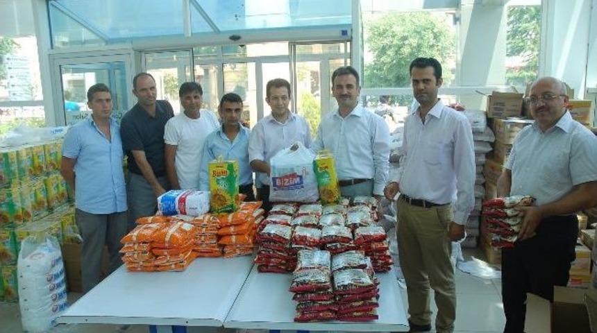 Gemlik Belediyesi İş&ccedil;i Ve Memurları Erzaklarını Aldı